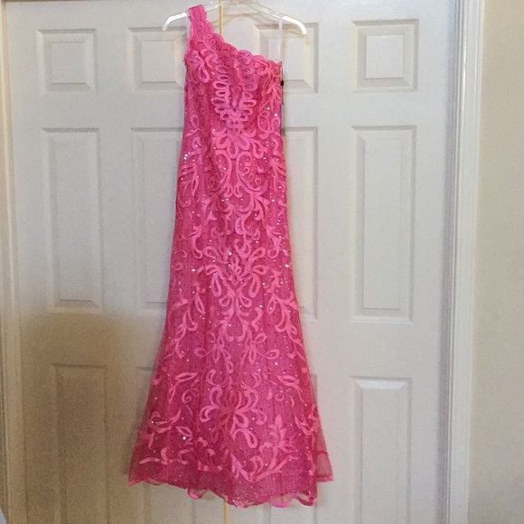 Pink Jovani one-shoulder with swirl appliqué - Picture 1 of 7